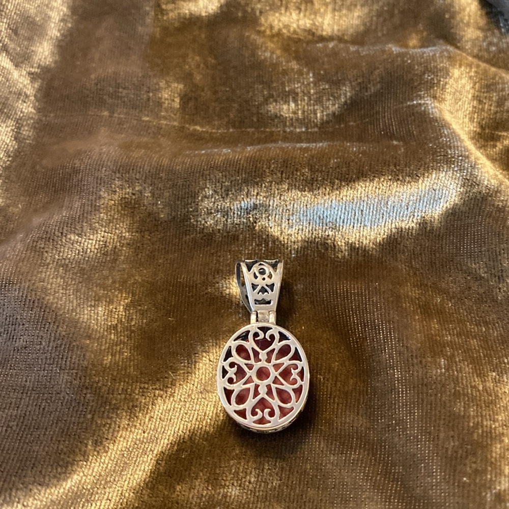 Silpada pendant. Wear red stone side up or silver side with pretty detail - Picture 2 of 2
